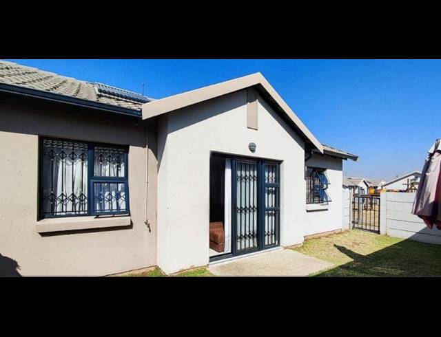 3 BEDROOM HOUSE FOR SALE IN ALBERTSDAL